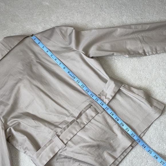 Chic cropped Trench Coat with Metal Stud detailing on Collar - Picture 14 of 16